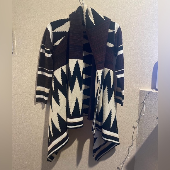 Rhapsody Aztec Knit Cardigan - Picture 6 of 11